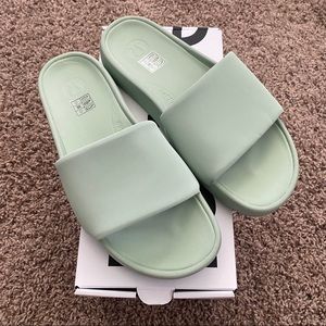 NEW Lululemon Restfeel Slides Delicate Mint sz 8